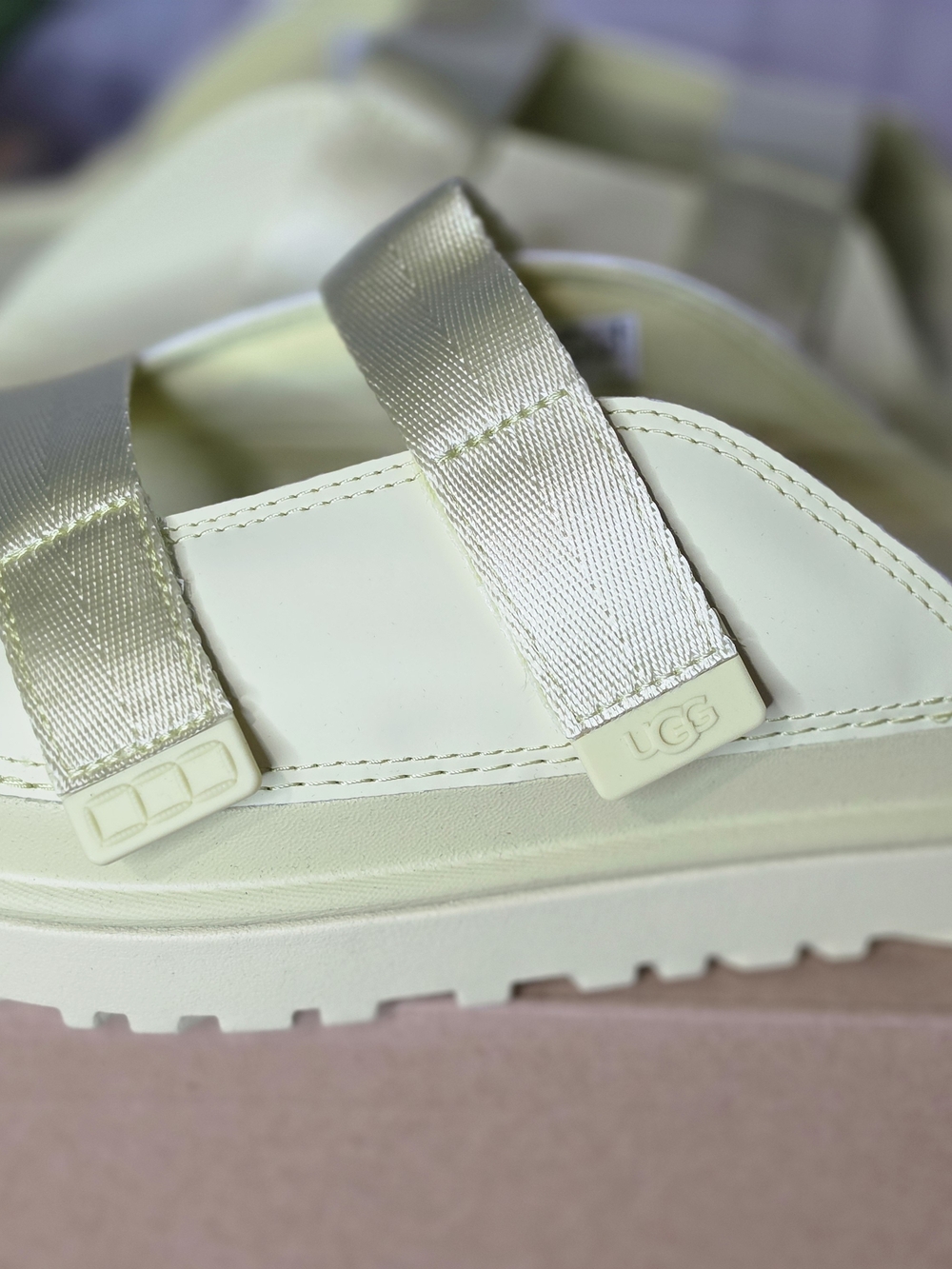 UGG Big Kids 6 Womens 7 Yellow Strap Sandal